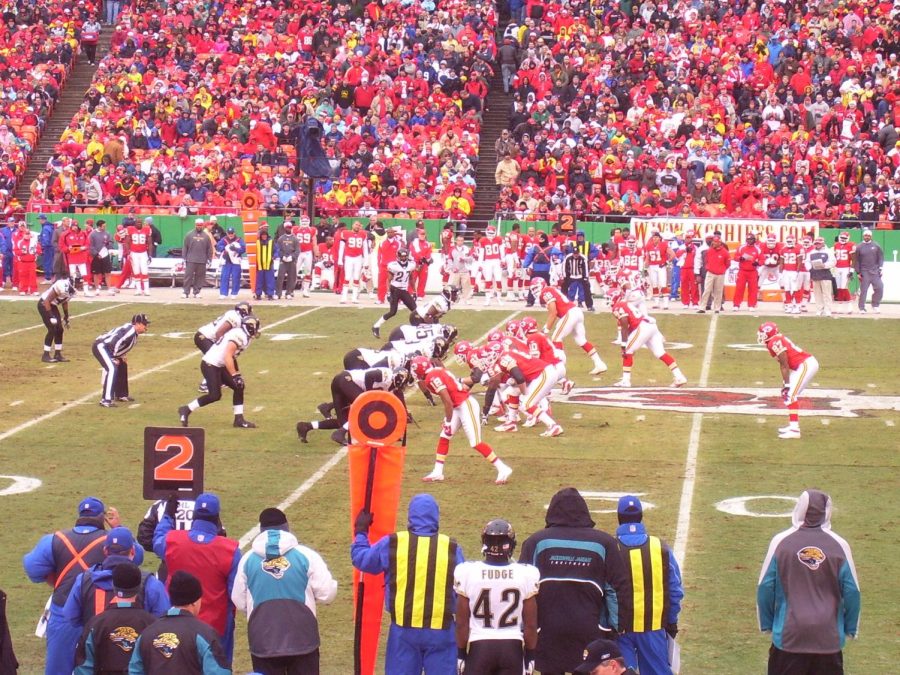 Jacksonville+Jaguars+and+Kansas+City+fans+watch+the+playoff+game+in+Arrowhead+Stadium.+