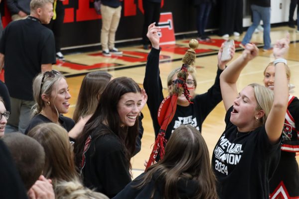 Seniors cheer for winning the spirit stick. 