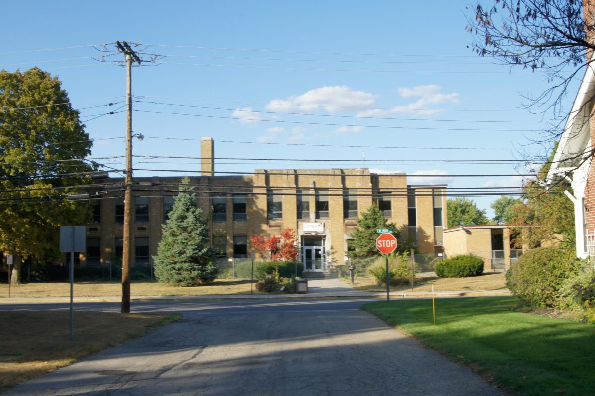 A photo of the "old elementary" before its demolition. 