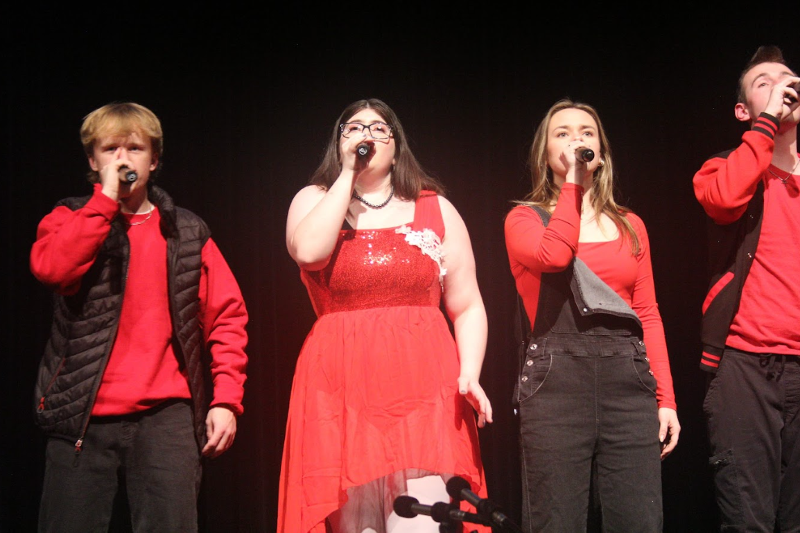 Senior Caitlyn Feay sings "A different kind of human" by AURORA.