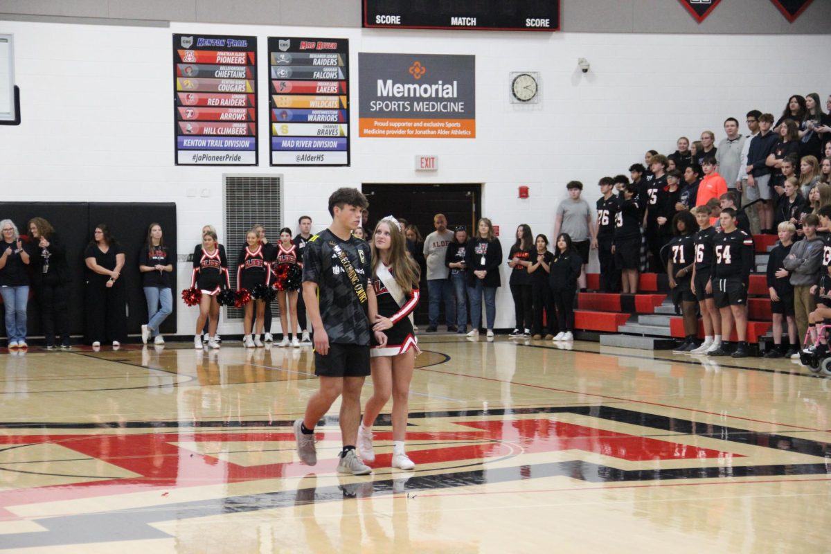 Sophomore homecoming court members, Grayson Adams and Sydney Bauerle, are announced. 